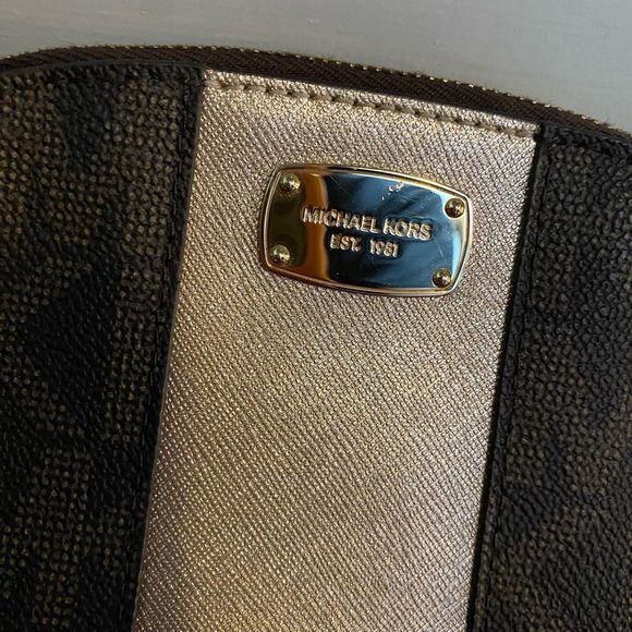 Michael Kors Travel Pouch Brown Gold Monogram Cosmetic Case - Picture 3 of 12